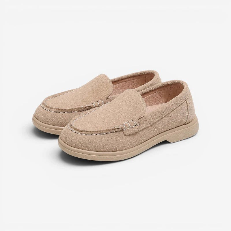 Mocassin enfant bateau beige – détail de la finition