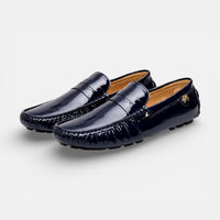 Mocassin femme cuir verni bleu marine – détail de la finition