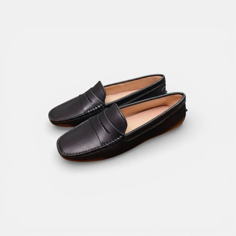 Mocassin femme cuir noir – vue de trois-quarts