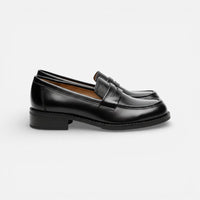 Mocassin femme à talon noir – vue de profil