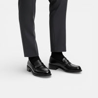Mocassin femme à talon noir – détail de la finition