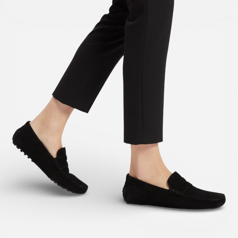 Mocassin femme daim noir – vue de trois-quarts