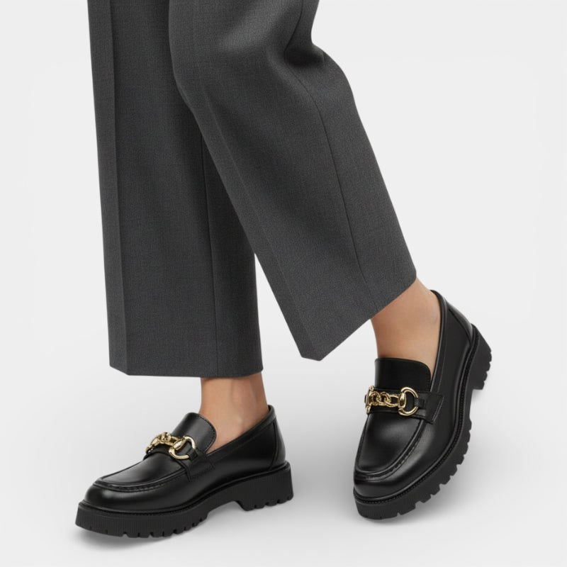 Mocassin femme plateforme noir – détail de la finition