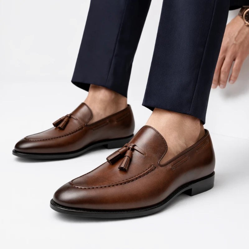 Mocassin homme à gland marron – vue de trois-quarts