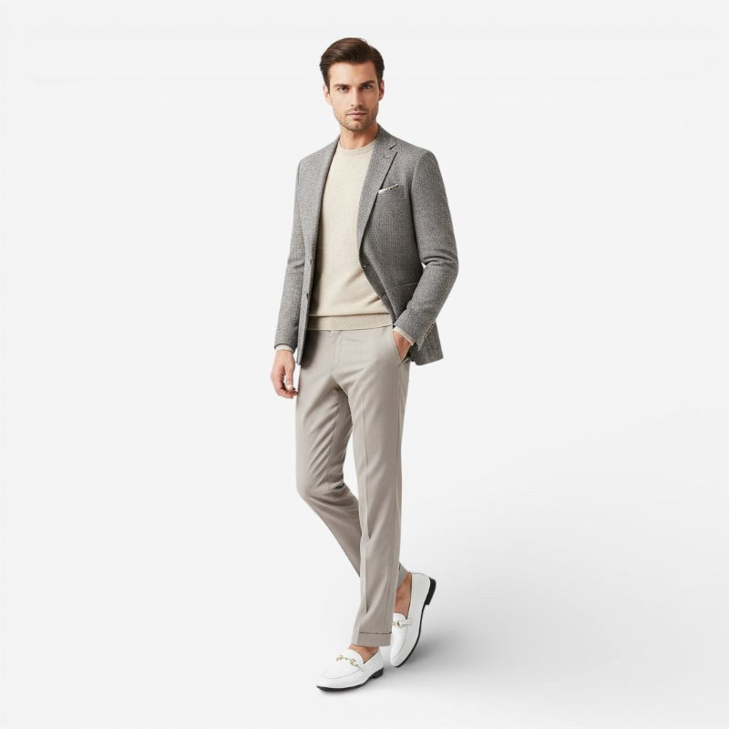 Mocassin homme mors doré blanc – porté aux pieds