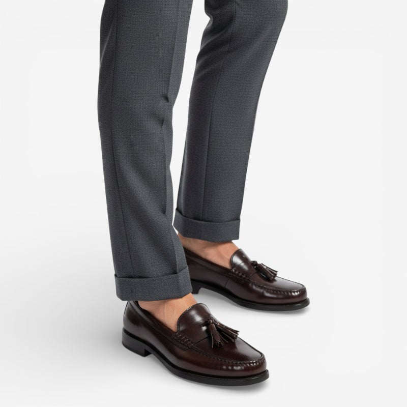 Mocassin homme à gland marron foncé – vue de trois-quarts