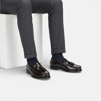 Mocassin homme à gland marron foncé – détail de la finition