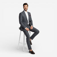 Mocassin homme à gland marron foncé – porté aux pieds