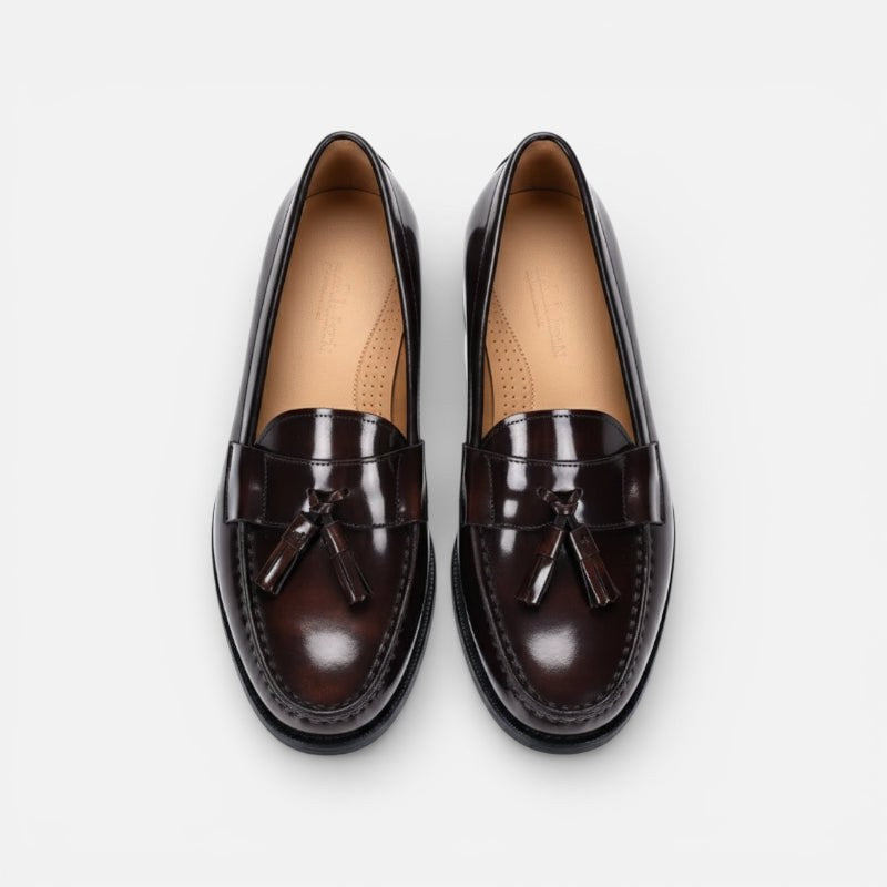 Mocassin homme à gland marron foncé – vue de trois-quarts
