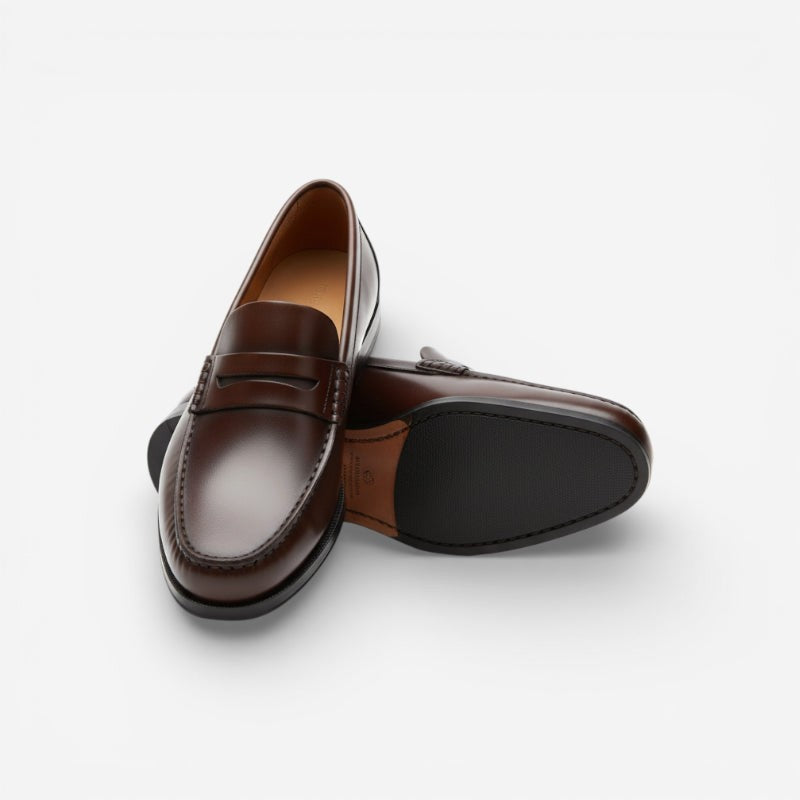 Mocassin homme à talon marron foncé – vue de trois-quarts