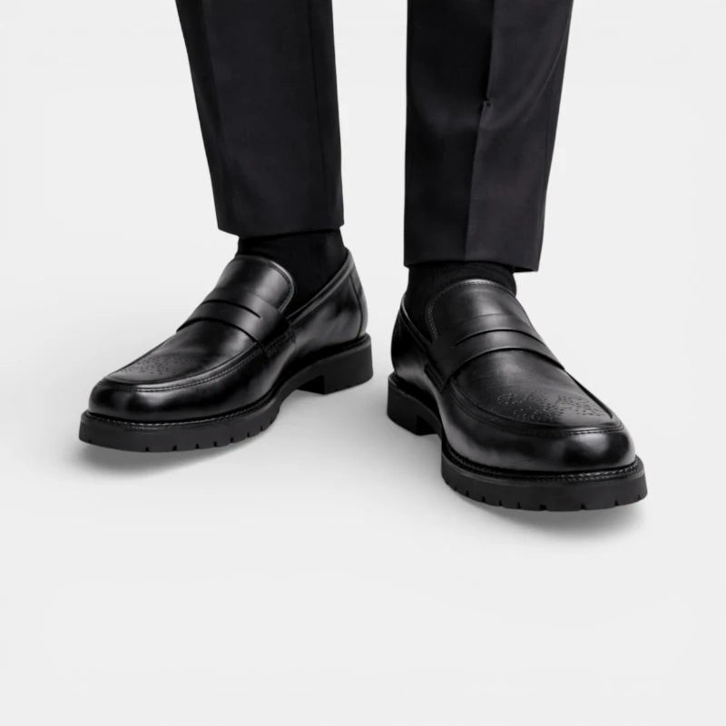 Mocassin homme cuir noir – vue de trois-quarts