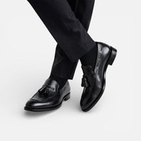 Mocassin homme à gland noir – vue de trois-quarts