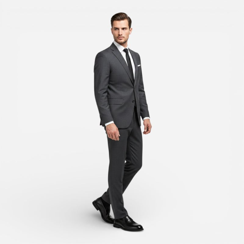 Mocassin homme cuir verni noir – porté aux pieds