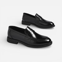 Mocassin homme cuir verni noir – vue de la semelle