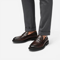 Mocassin homme à talon marron foncé – vue de trois-quarts