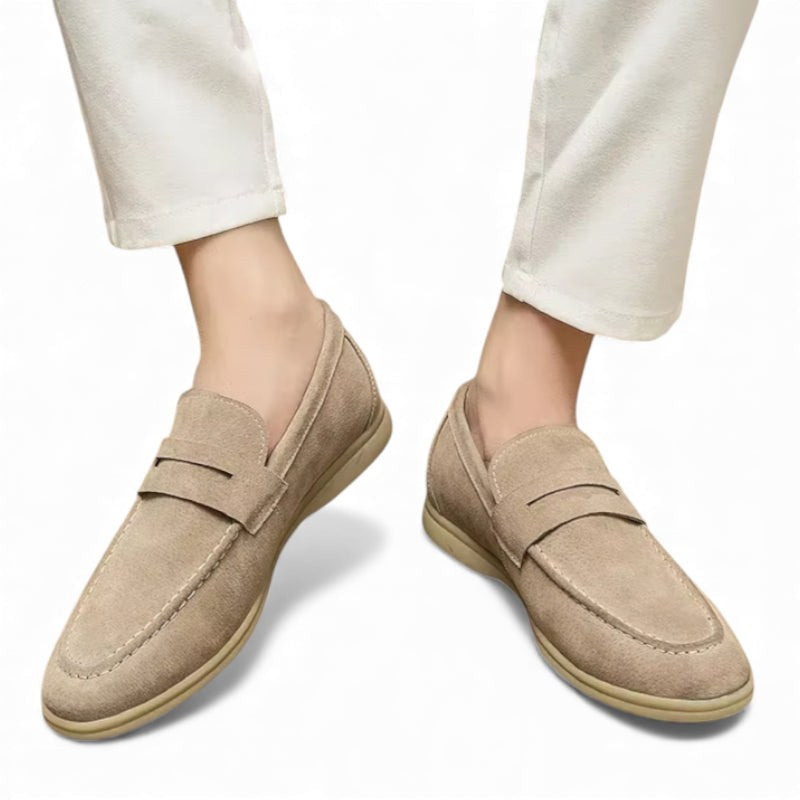 Mocassin homme daim beige – vue de trois-quarts